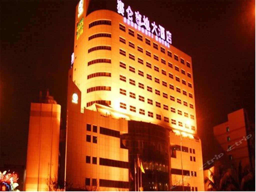 Serengeti Hotel Haikou  Exterior photo